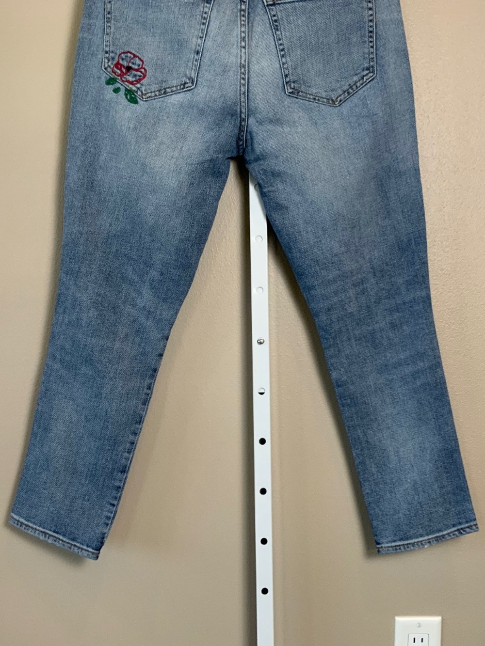 GAP AUTHENTIC 1969 Embroidered Best Girlfriend Jeans - Picture 15 of 16